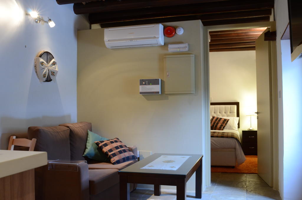 To Kastri Apartment Kalopanagiotis Luaran gambar